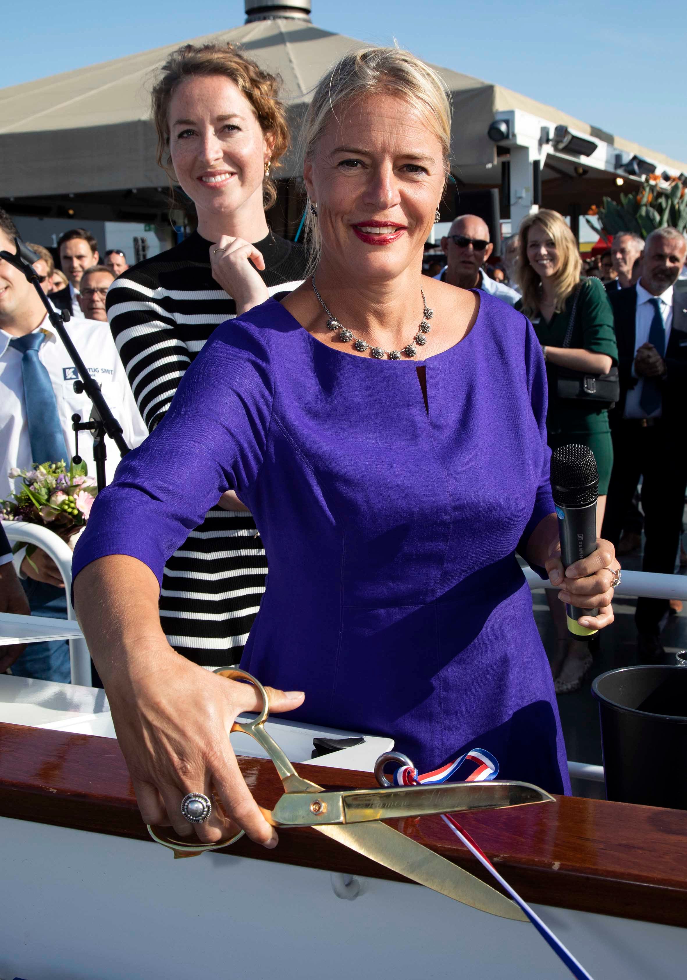 LadySponsor Janet van Bergen_tug Rotterdam.jpg