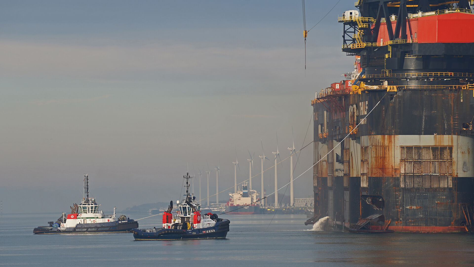 LEADING IN SAFE HARBOUR TOWAGE